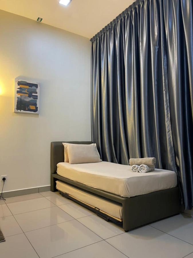 Ioi Conezion Iman'S Home With Pool View Unit Putrajaya Esterno foto